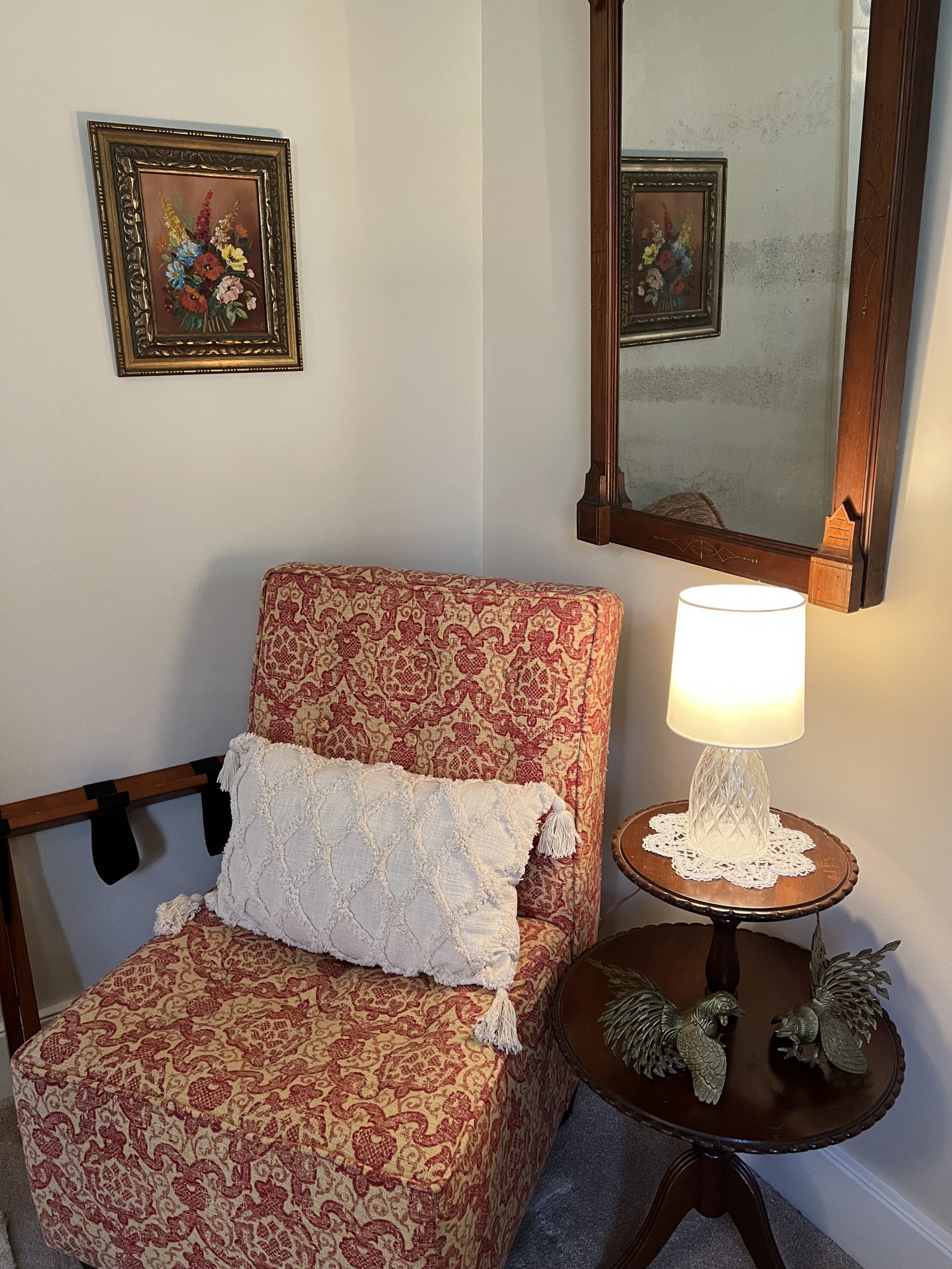 Antique Queen Room - Independence Inn - NH