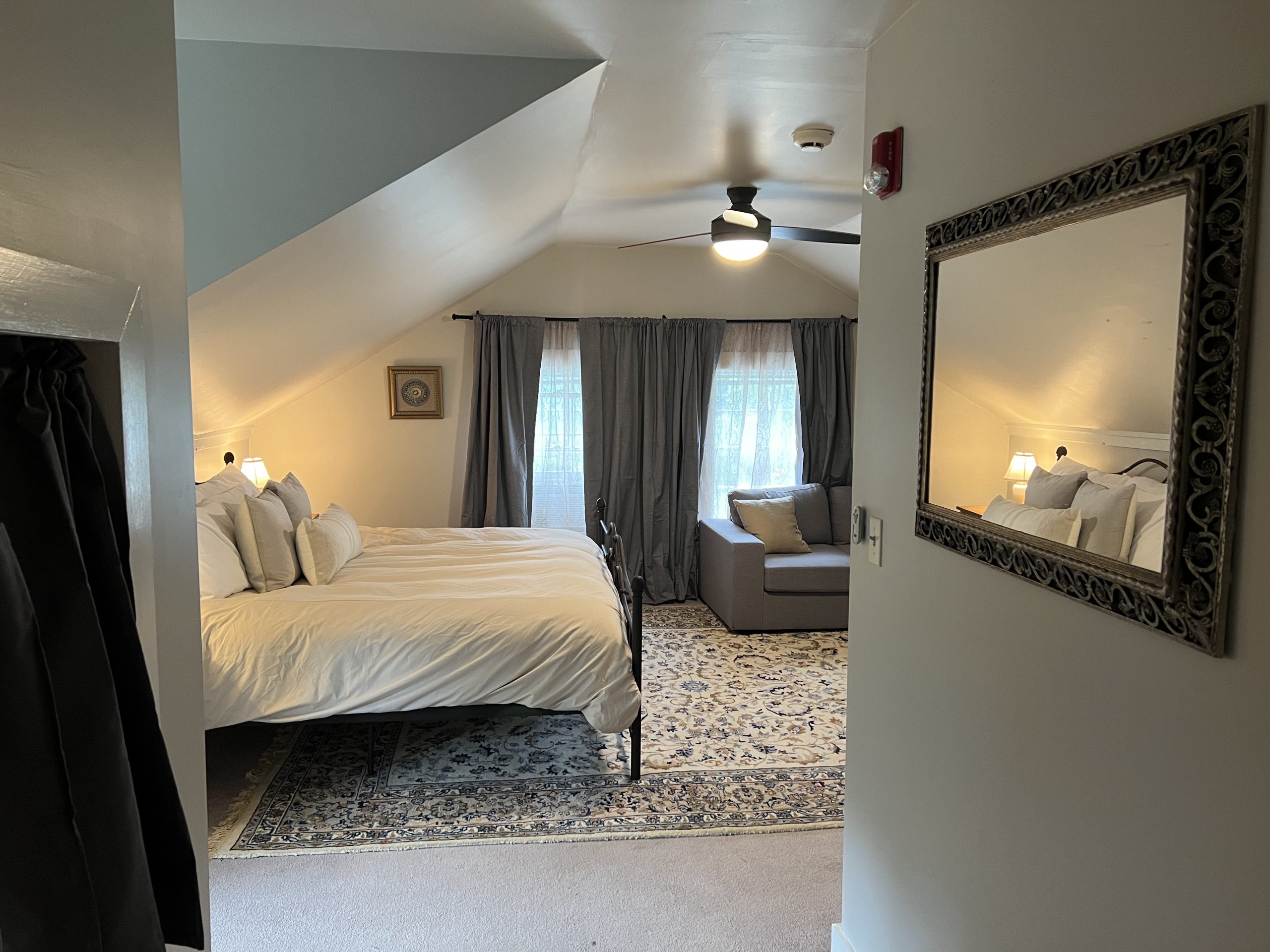 Penthouse Suite - Independence Inn - Strafford, NH