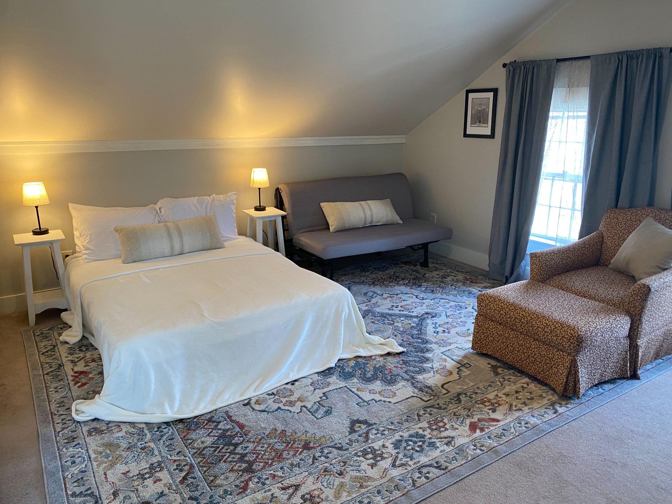 Penthouse Suite - Independence Inn - Strafford, NH